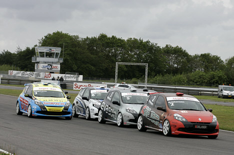 Deltagerne i Tegee-Dan Clio Cup afvikler i weekenden fjerde afdeling af mesterskabet på Zandvoort.